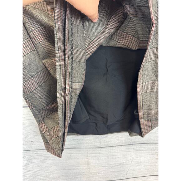 Old Navy Plus Size Tan & Black Plaid Faux Wrap Mini Skirt Size 3X - Picture 6 of 10